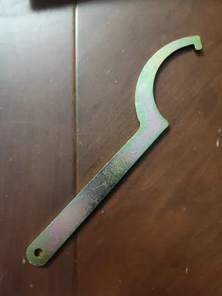 Llave de ajuste gancho nueva a estrenar