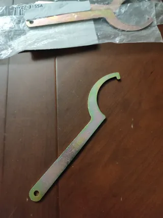 Llave de ajuste gancho nueva a estrenar