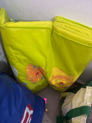 2 Cunas de Viajes rosa asalvo Y otra azul y verde