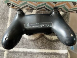 Mando PS4 Negro usado, pero en buen estado