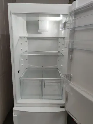 Nevera marca IKEA 185/60cm clase A+ con garantia