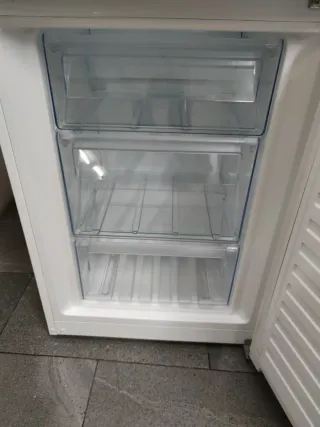 Nevera marca IKEA 185/60cm clase A+ con garantia