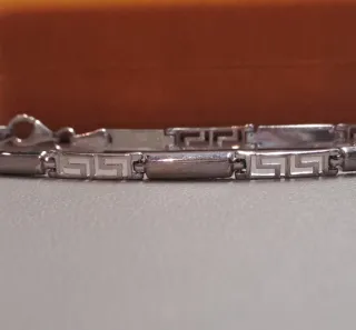 Pulsera ORO BLANCO 18K   Peso: 5, 31 gramos