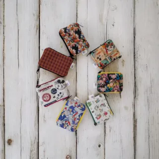 Monederos con diseños de personajes