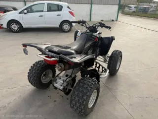 Suzuki LTZ 400 Black Edition