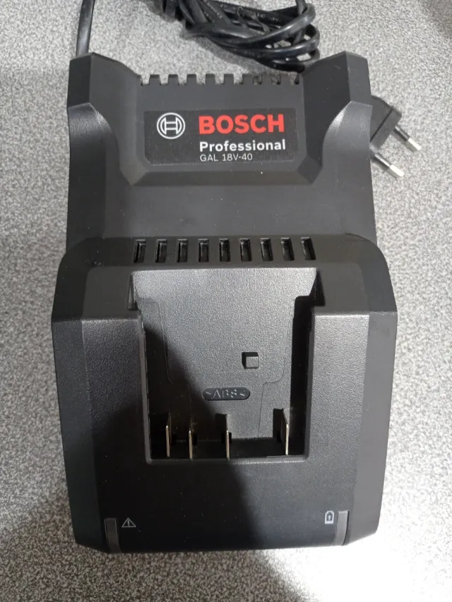 Taladro Bosch GSB 18V-21 + 2 Baterías + Cargador