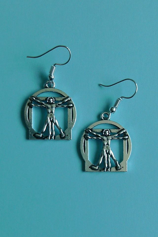 Pendientes del hombre de Vitruvio