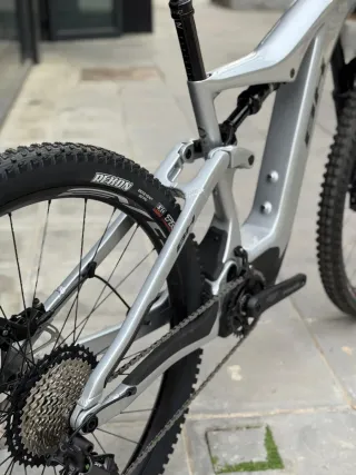 Bicicleta BH AtomX Eléctrica Carbono