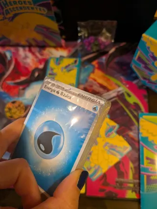 Caja ETB Héroes Ascendentes Pokémon