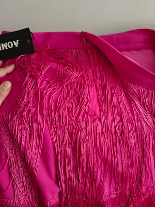 Falda fucsia con flecos