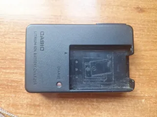 Cámara Casio con caja