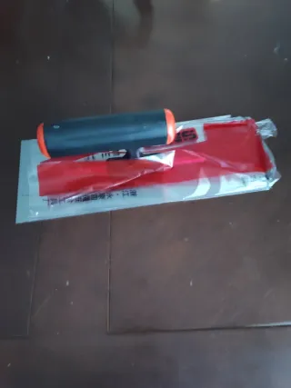 Paleta de enyesado nueva a estrenar