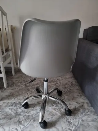 Silla de escritorio gris