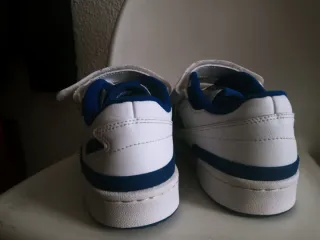 Zapatillas Adidas Forum Low Blancas y Azules