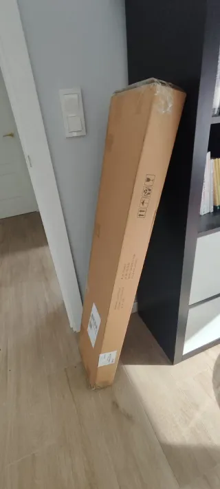 Librería vertical madera clara zig zag Nueva