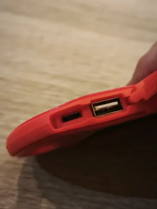 Power Bank Solar Ford 4000mAh + Linterna