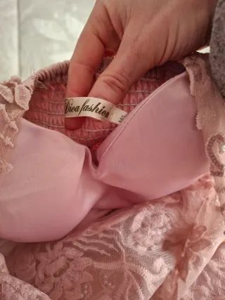 Vestido de fiesta rosa con pedrería