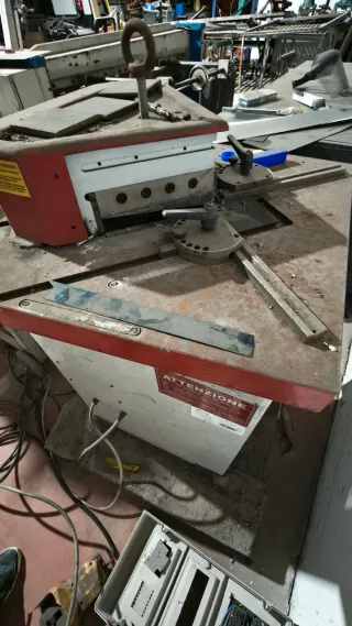 Maquinaria industrial para cortes chapa entallador