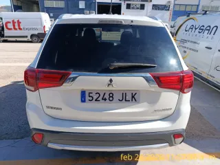 Mitsubishi Outlander 2016