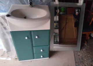 Mueble de baño lavabo blanco y verde