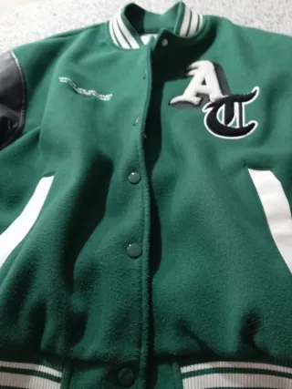 Cazadora universitaria unisex verde