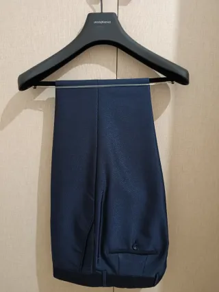 Traje Javier Harnaiz azul y multicolor