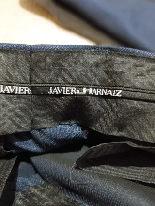 Traje Javier Harnaiz azul y multicolor