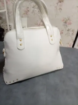 Borsa donna Cafènoir bianca con borchie oro