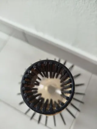 Lámpara de mesa diseño jaula metal y cuerda