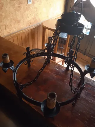 Lámpara de forja rústica