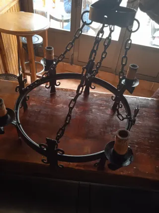 Lámpara de forja rústica