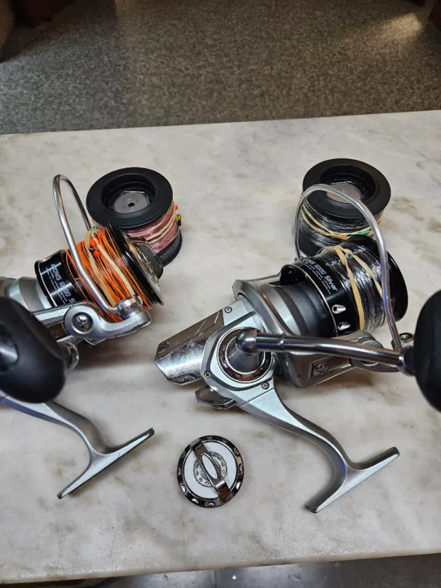 3Carretes de pesca Sufcastin