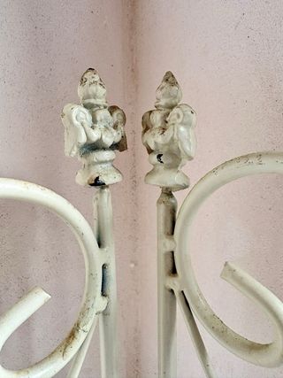 Estantería de esquina de metal