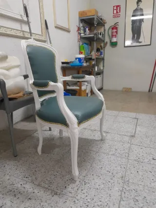 Silla Cibelina Restaurada en piel