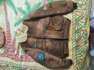 Giacca in pelle aviatore con toppe