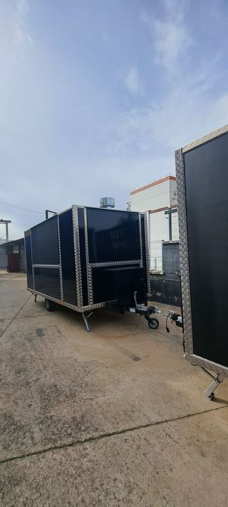 Food Truck Negro con Ventanas