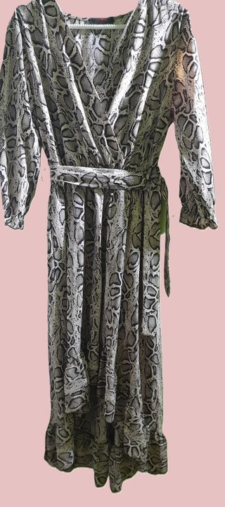 Vestido Animal Print Media Pierna Volante