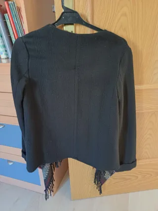 Chaqueta rústica boho con flecos