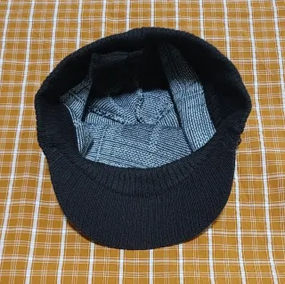 Gorro Adidas cuadros blanco y negro