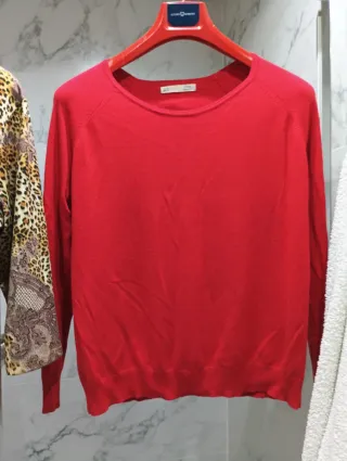 Lote 2 jerseys mujer estampado y rojo