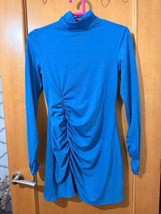 Vestido azul cuello alto fruncido