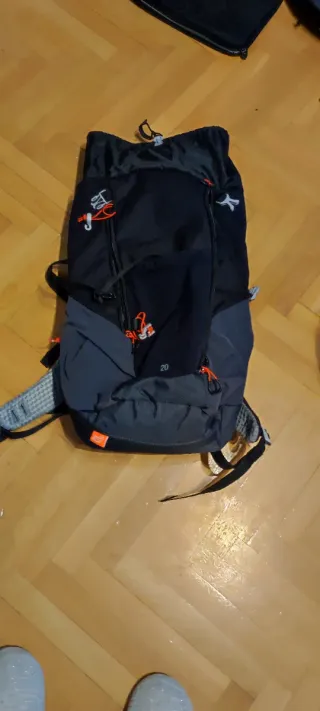 Mochila Montaña 20L Nueva