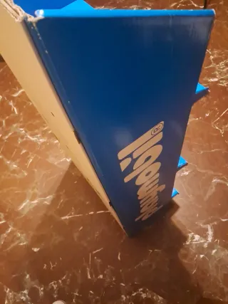 Estantería expositora azul playmobil cartón