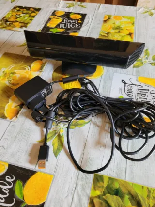 Sensore Kinect Xbox 360 + Gioco Kinect Adventures