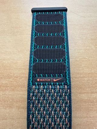 Apple Watch X Nike 44mm. Hyper Crimson/Green Loop