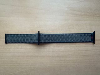 Apple Watch X Nike 44mm. Hyper Crimson/Green Loop