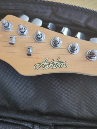 Guitarra Eléctrica Ashton Sunburst