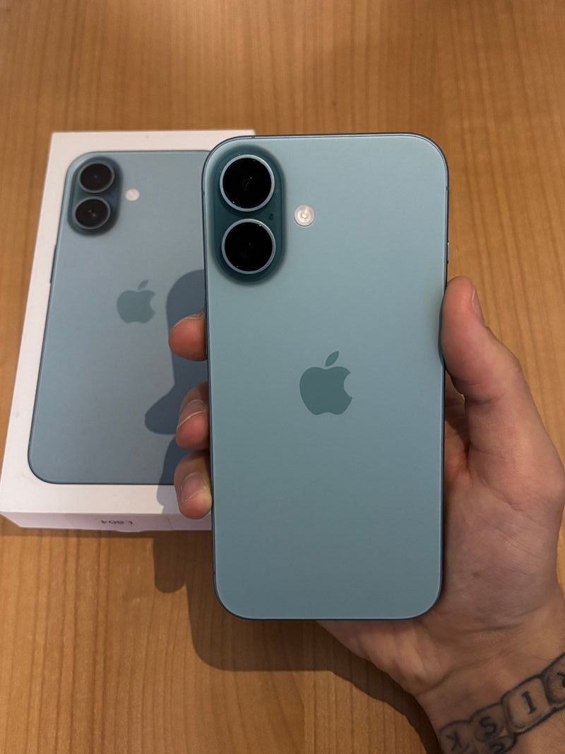 iPhone 16 Verde 96% Batería