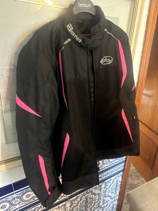 Chaqueta Moto Mujer BKM Negra y Rosa