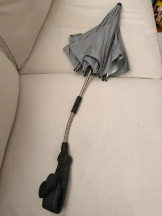 Sombrilla universal para coche con protección UVA.